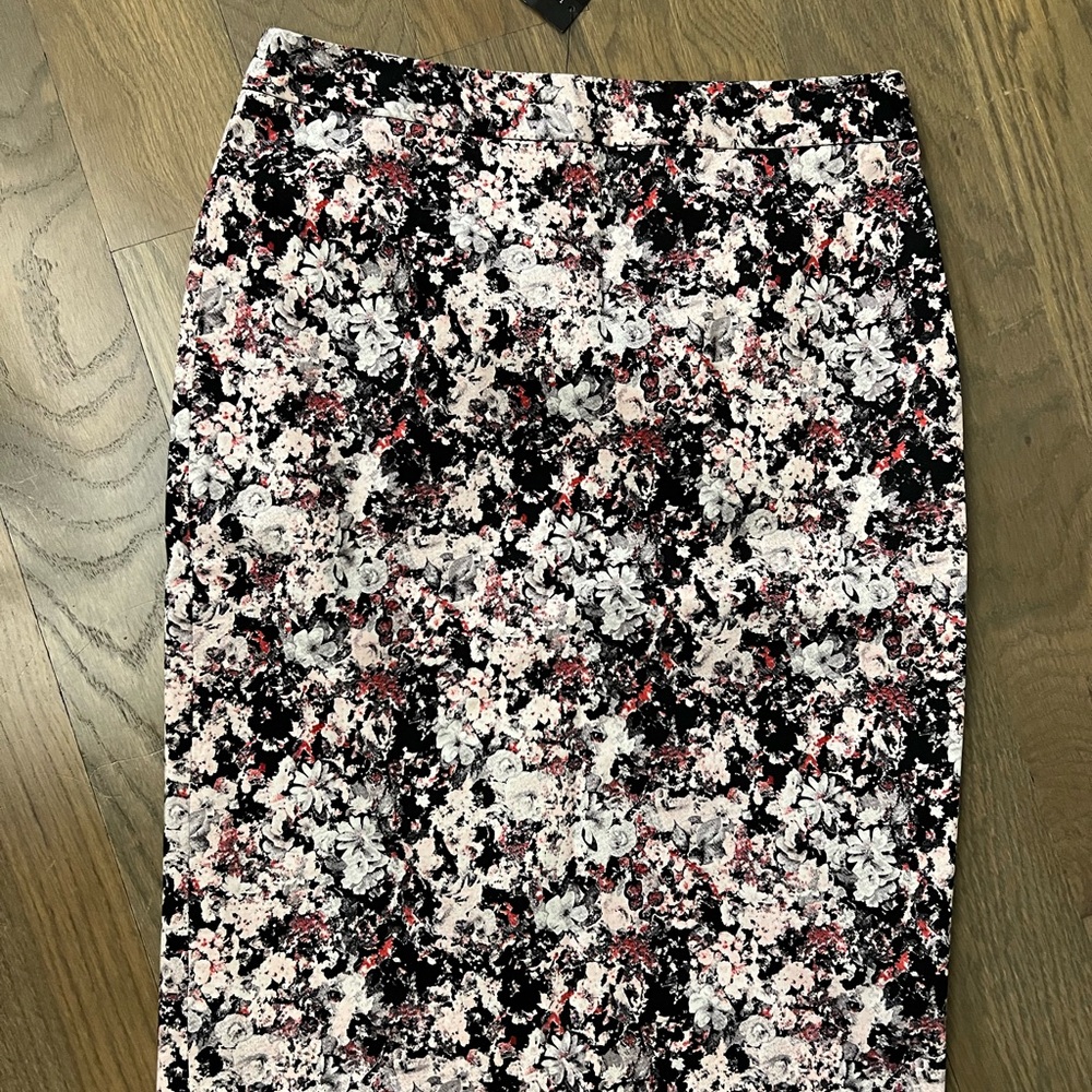 NWT The Limited Flora pink White Skirt sz8